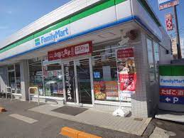 コンビニ　ファミリーマート 楠一丁目店（コンビニ）まで412m
