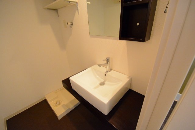 洗面設備　洗面所内に洗濯機置き場あり☆