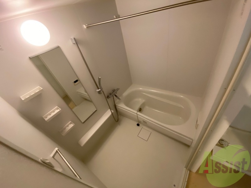 バス・シャワールーム　お風呂になります。一日の疲れを癒してくださいね。