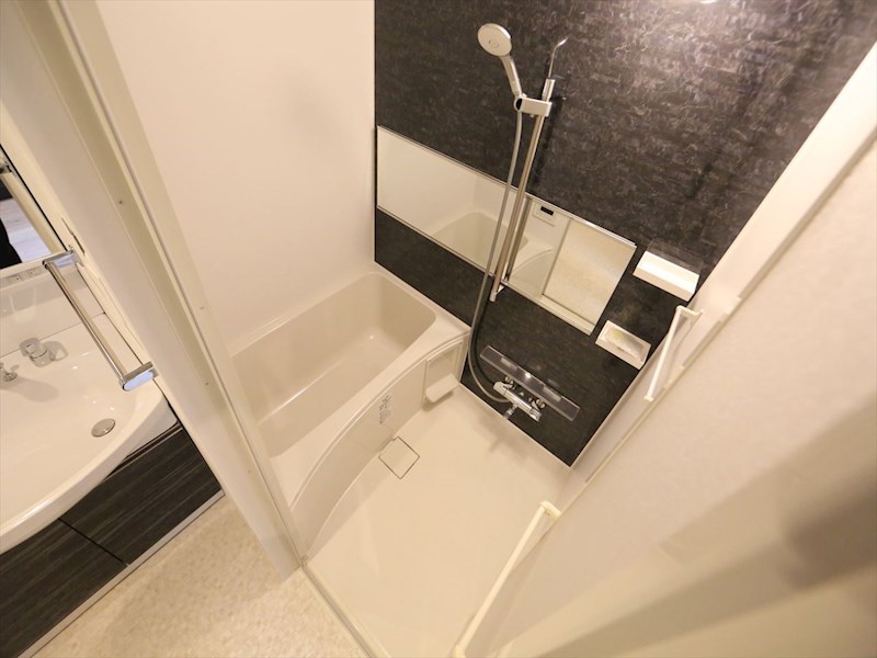 バス・シャワールーム　浴室暖房乾燥機付　追い焚き・オートバス機能付お風呂