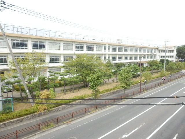 中学校　平塚市立浜岳中学校（中学校）まで312m