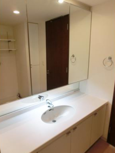 洗面設備　※別部屋の参考写真です。