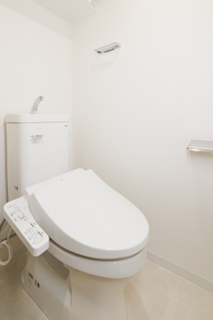 トイレ　※写真は同タイプ住戸です。