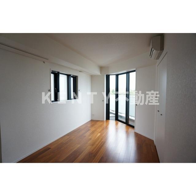 居室・リビング　こちらの居間で趣味の時間をお楽しみください