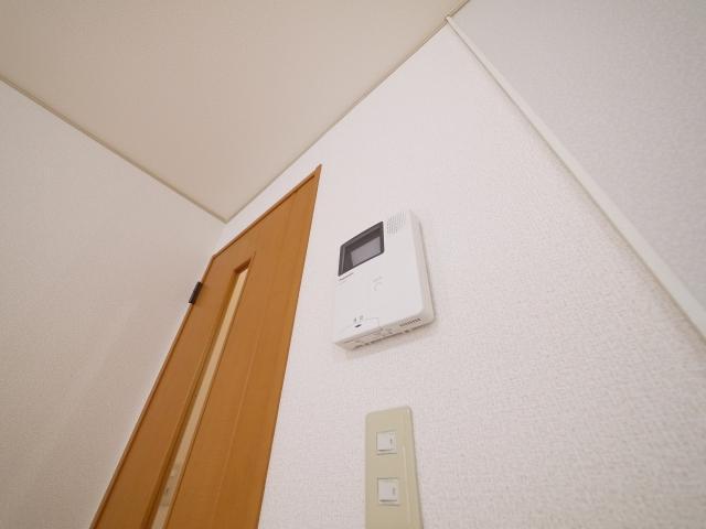 その他設備　モニター付きインターホンです