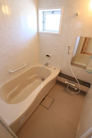 バス・シャワールーム　お風呂で日々の疲れを落としましょう