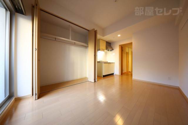 その他部屋・スペース　※フローリングの色が異なる場合がございます