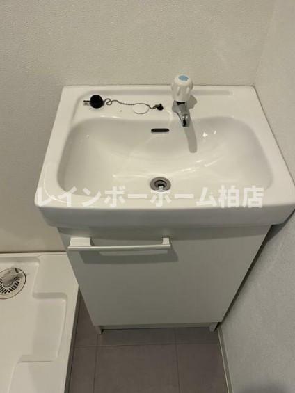洗面設備　スペースが確保できる洗面所です