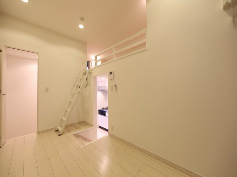 居室・リビング　下階5.5帖　上階5帖（収納でもお部屋でも使えます）