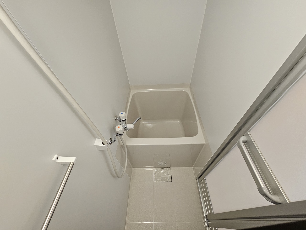 バス・シャワールーム　※別部屋参考写真　別タイプ