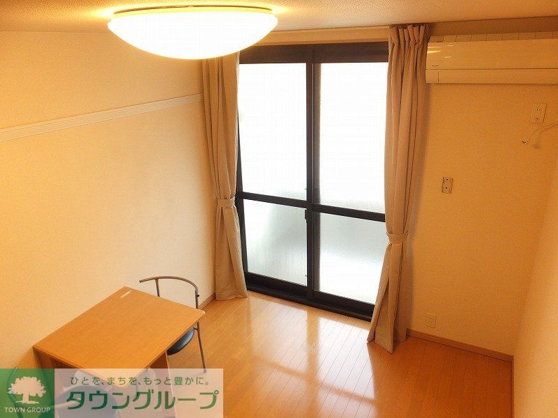 眺望　1階はフローリング、2階はじゅうたんです。