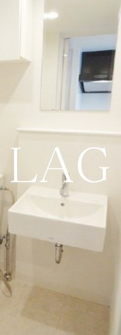 洗面設備　洗面台になります。