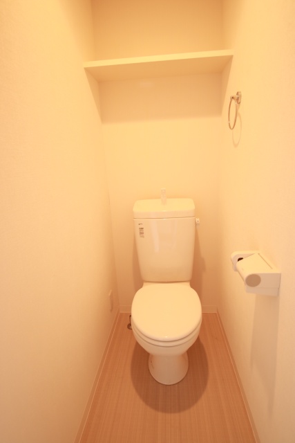 トイレ　※別室の参考写真の為、現況優先です。