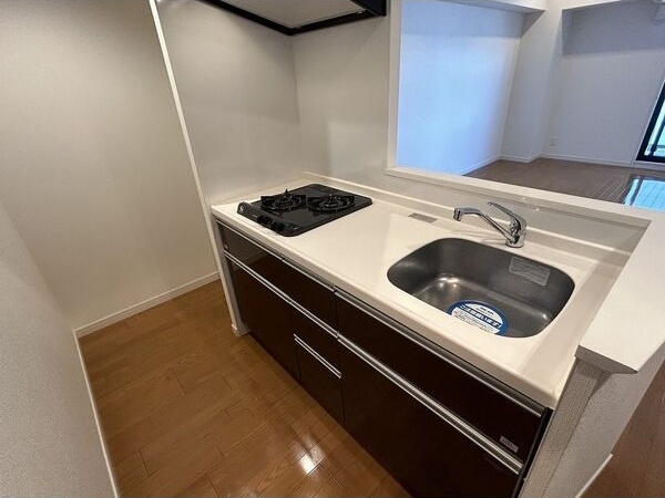 キッチン　※写真は同じマンションの違う部屋のものになります。