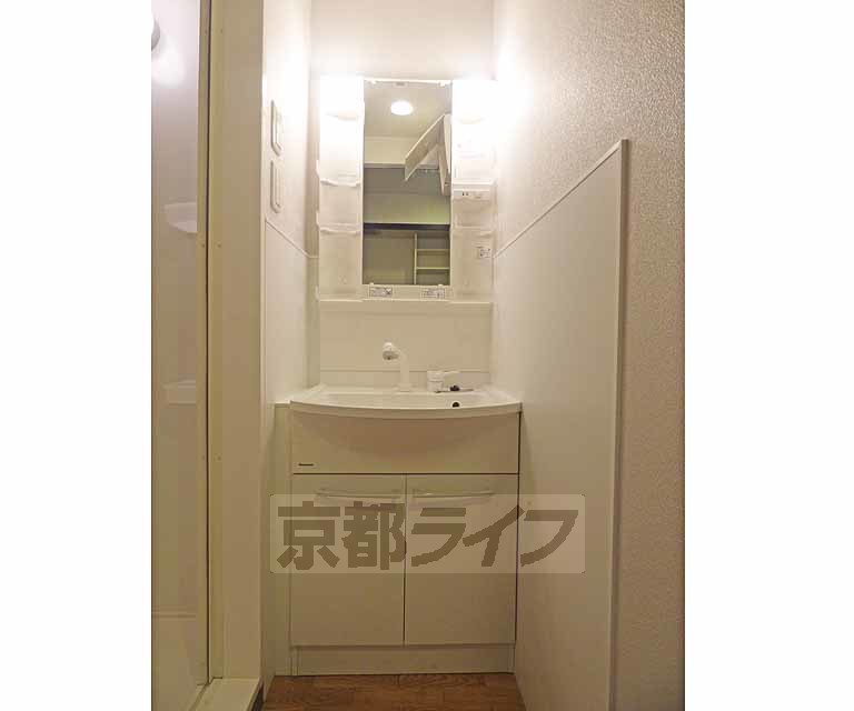 洗面設備　洗面台です。