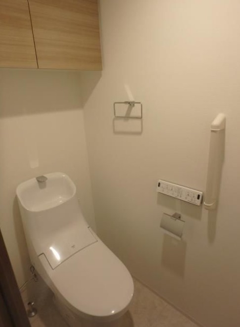 トイレ　別部屋参考画像です