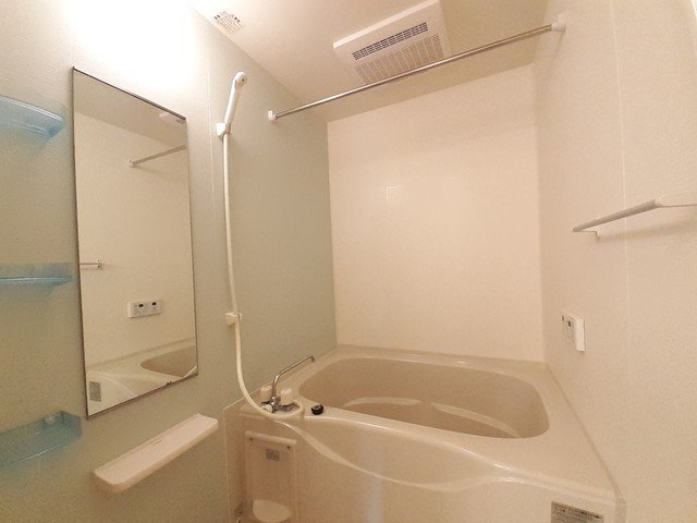 バス・シャワールーム　ゆったり過ごせるお風呂です