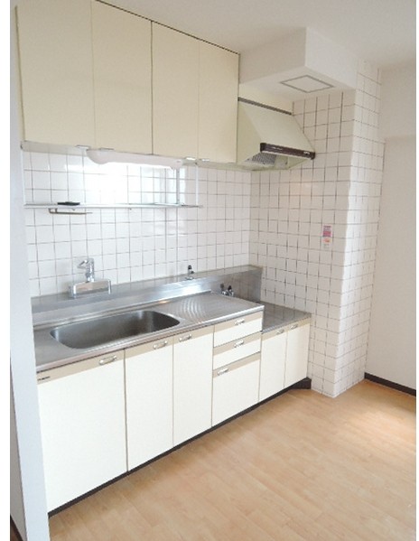 キッチン　広々使える快適な調理スペースです♪