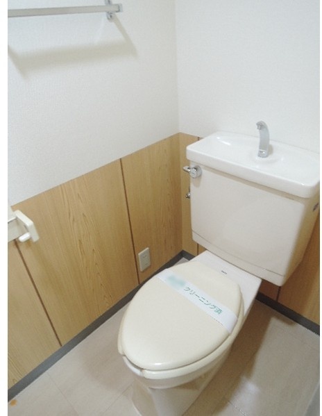 トイレ　清潔感のある水回り♪