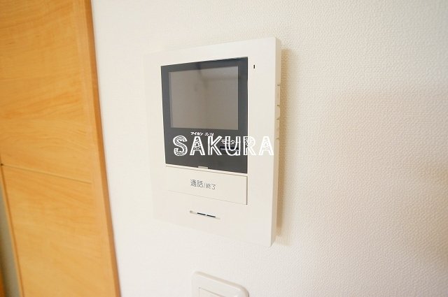 セキュリティ　女性の方でも安心のモニター付きインターホン♪