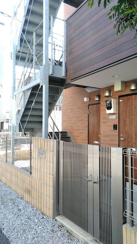 エントランス　お洒落な建物デザイン♪