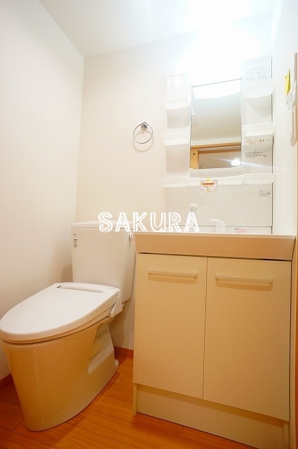 洗面設備　身支度に欠かせない独立洗面台♪