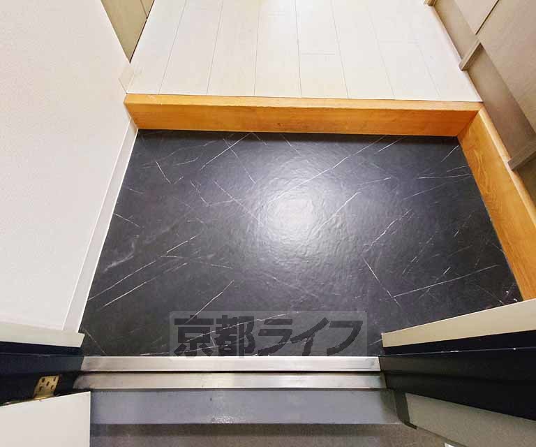 玄関　段差の少ない玄関です