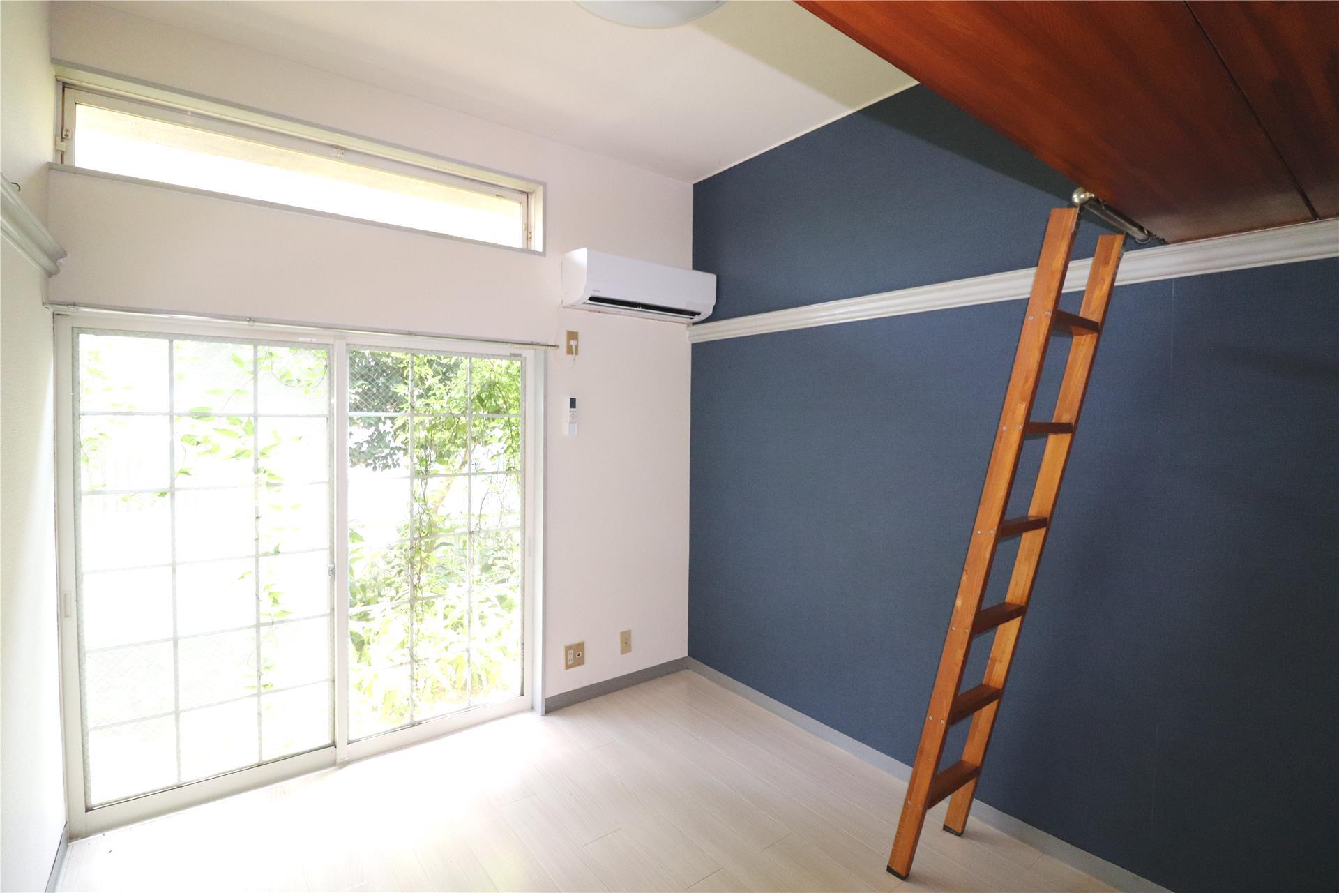 居室・リビング　居室（写真は102号室）