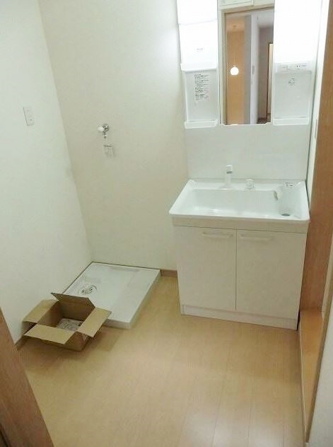 洗面設備　身支度に欠かせない独立洗面台♪