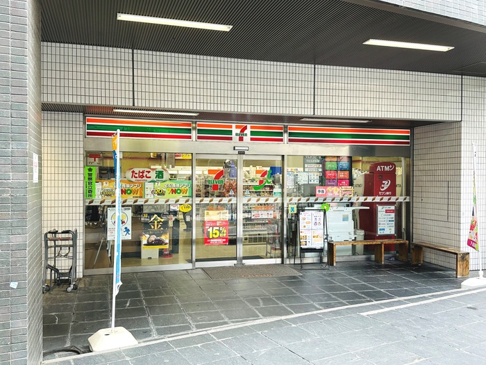 コンビニ　セブンイレブン 西麻布4丁目店（コンビニ）まで61m