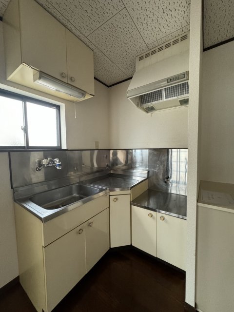 キッチン　※写真は他号室です
