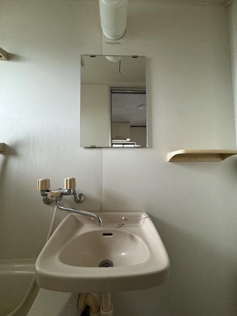洗面設備　※写真は他号室です