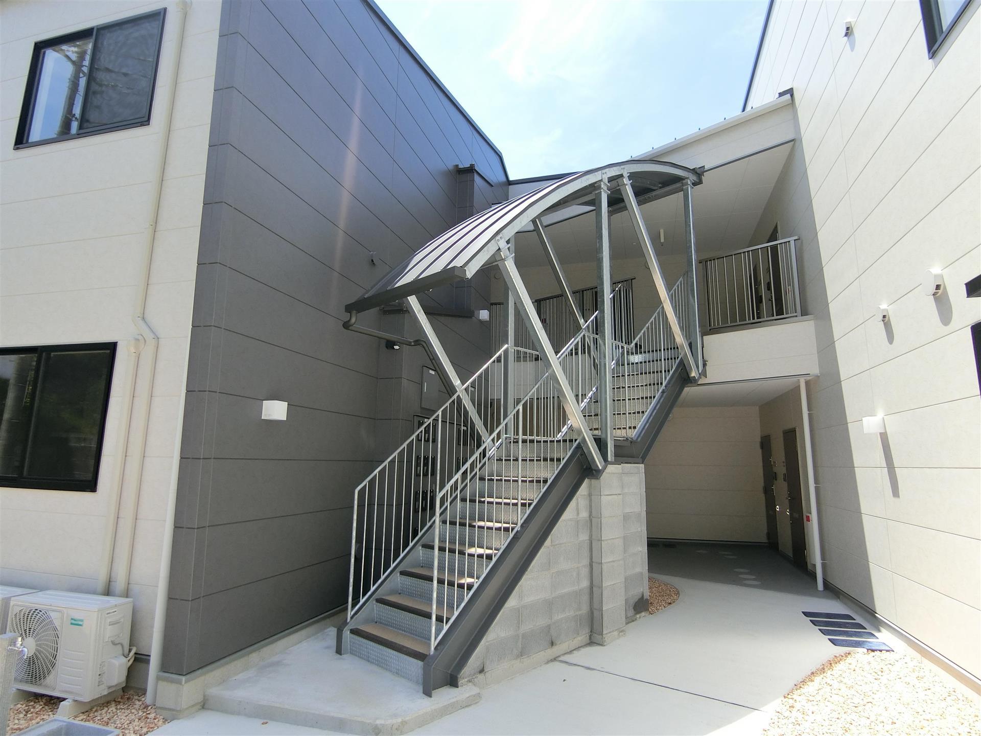 エントランス　建物入口です♪