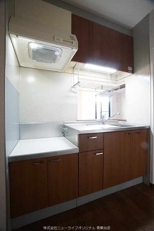 キッチン　カウンターキッチンで家族との会話も弾みます♪