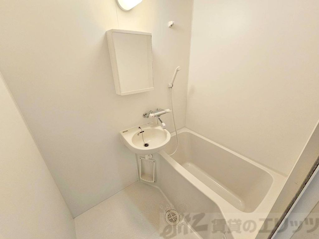 バス・シャワールーム　バス