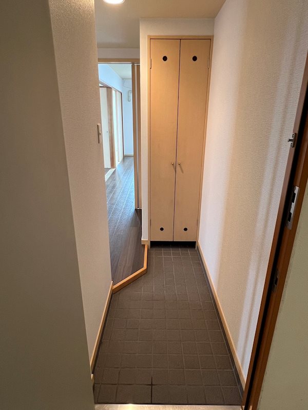 玄関　※同タイプの間取りの写真です。現状を優先します。