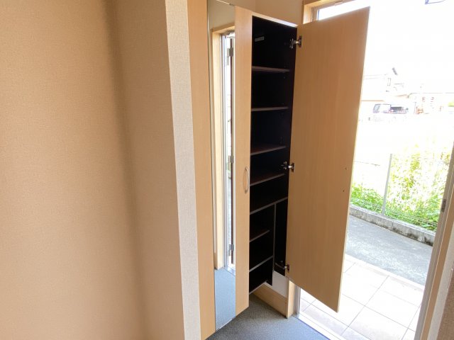 収納　シューズボックス