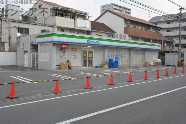 コンビニ　ファミリーマート東中浜四丁目店（コンビニ）まで240m