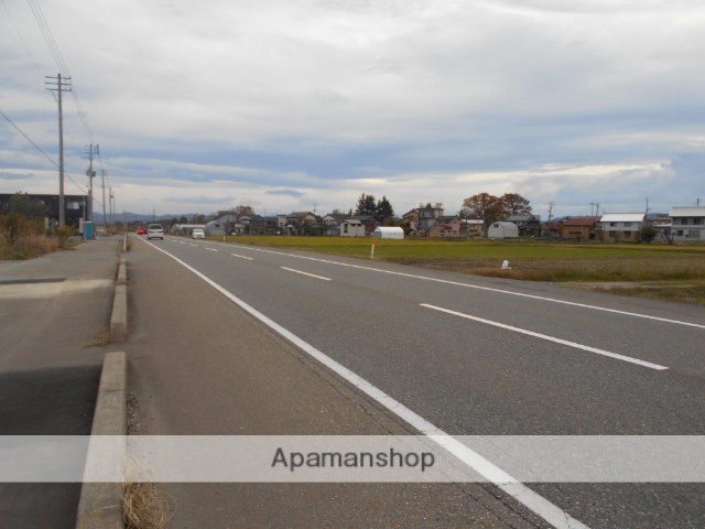 その他　前面道路（その他）まで0m