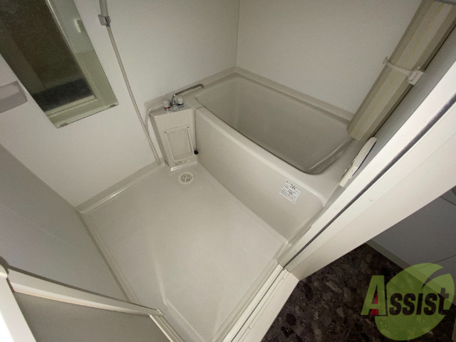 バス・シャワールーム　バス・トイレ別でお掃除しやすいですよ～。