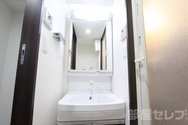 洗面設備　毎朝の支度も楽々