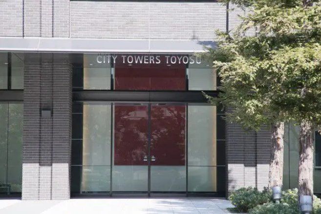 エントランス　建物入口