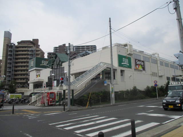 スーパー　SUPER MARKET FUJI(スーパーマーケットフジ)（スーパー）まで172m