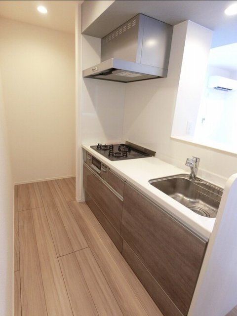 キッチン　同物件別号室のものです。