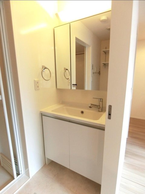 洗面設備　同物件別号室のものです。