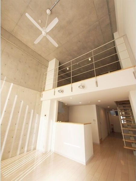 居室・リビング　※写真は同じマンションの違う部屋のものになります。