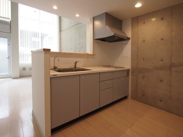 キッチン　※写真は同じマンションの違う部屋のものになります。