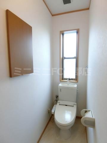 トイレ　温水洗浄便座付き