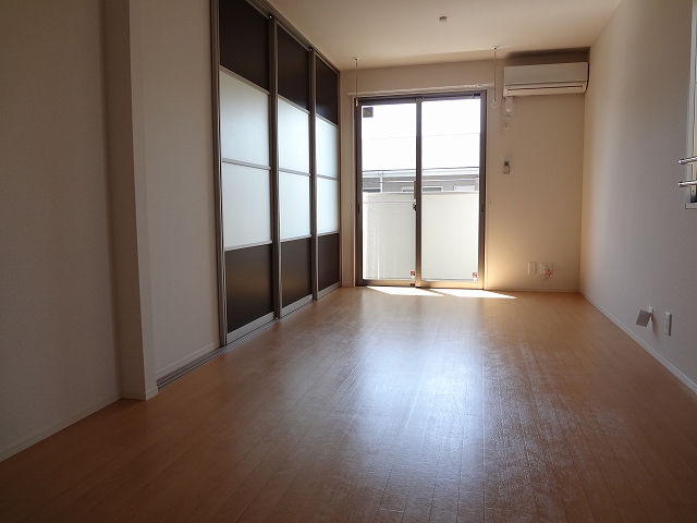 その他　●リビングと洋室はスライドスクリーンで仕切れます。