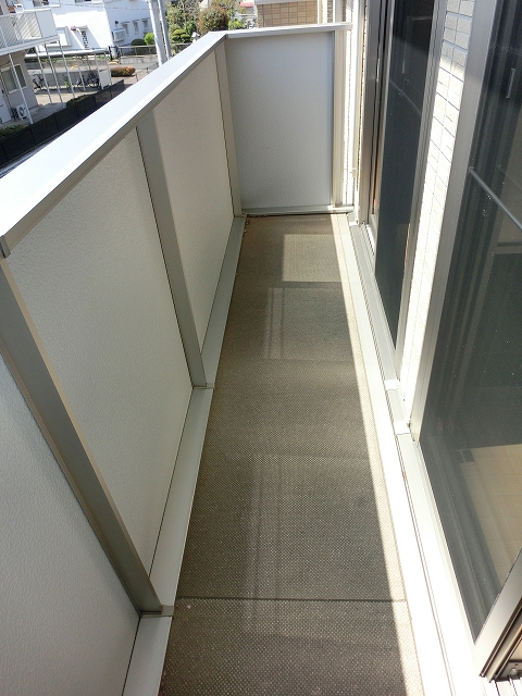 バルコニー　●バルコニースペース。